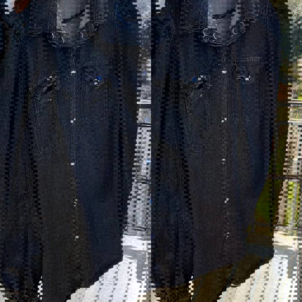 Джинсовая рубашка