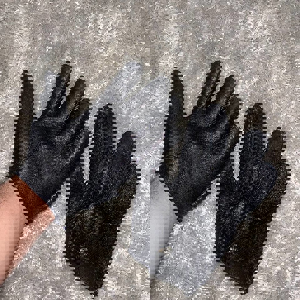 Кожаные перчатки