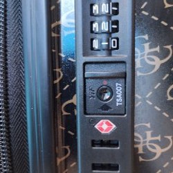 Чемодан Guess - фото 5