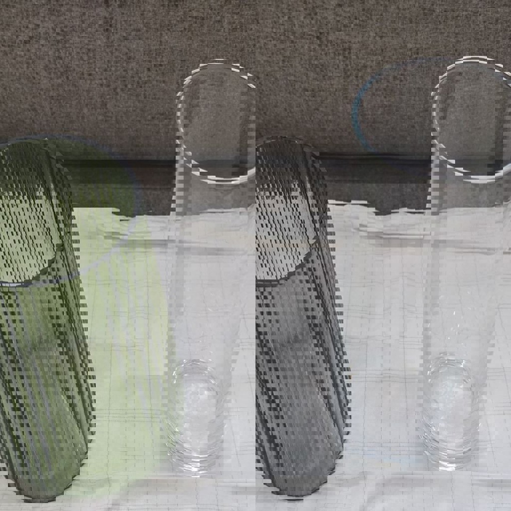 Стеклянная ваза