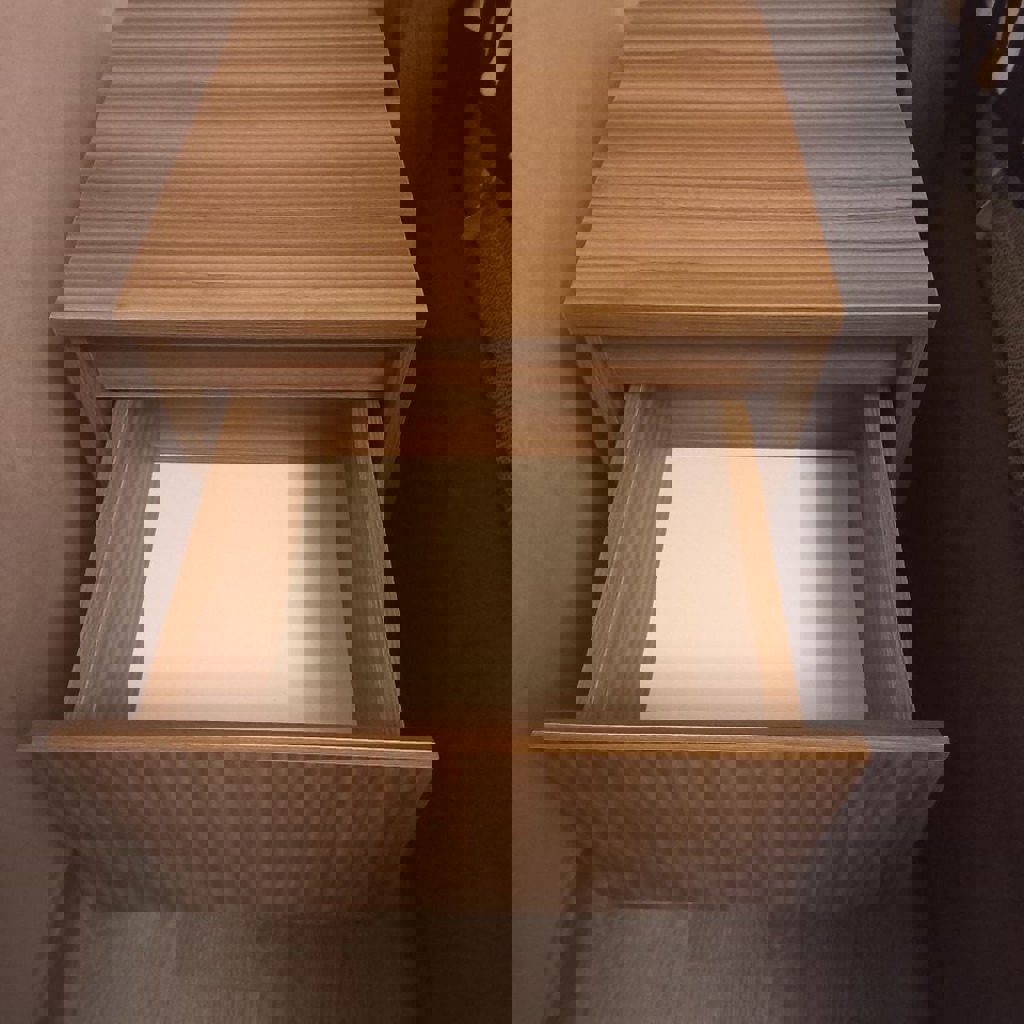 Прикроватная тумбочка