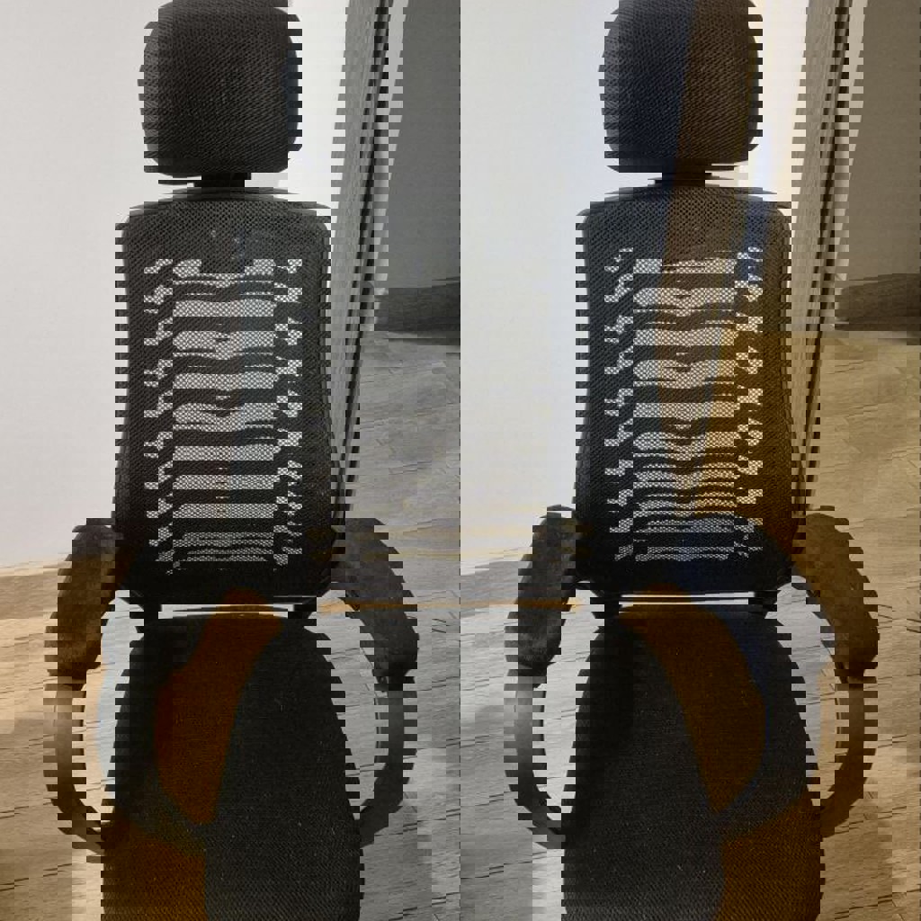 Офисное кресло