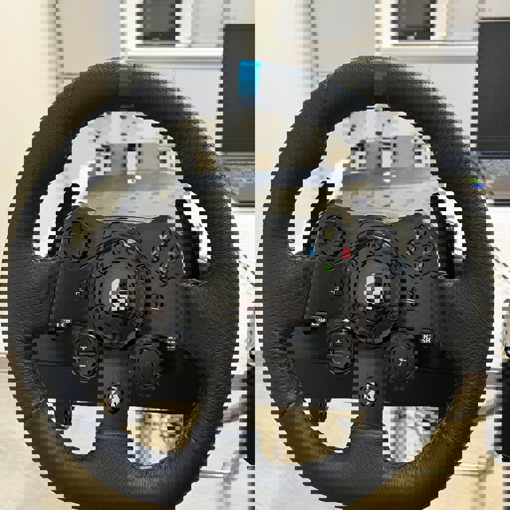 Игровой руль Logitech G923