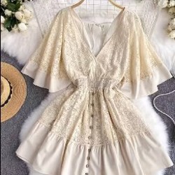 Белый комбинезон в цветочек - фото 1