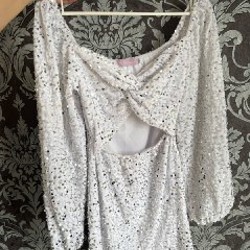 Белый комбинезон в цветочек - фото 3