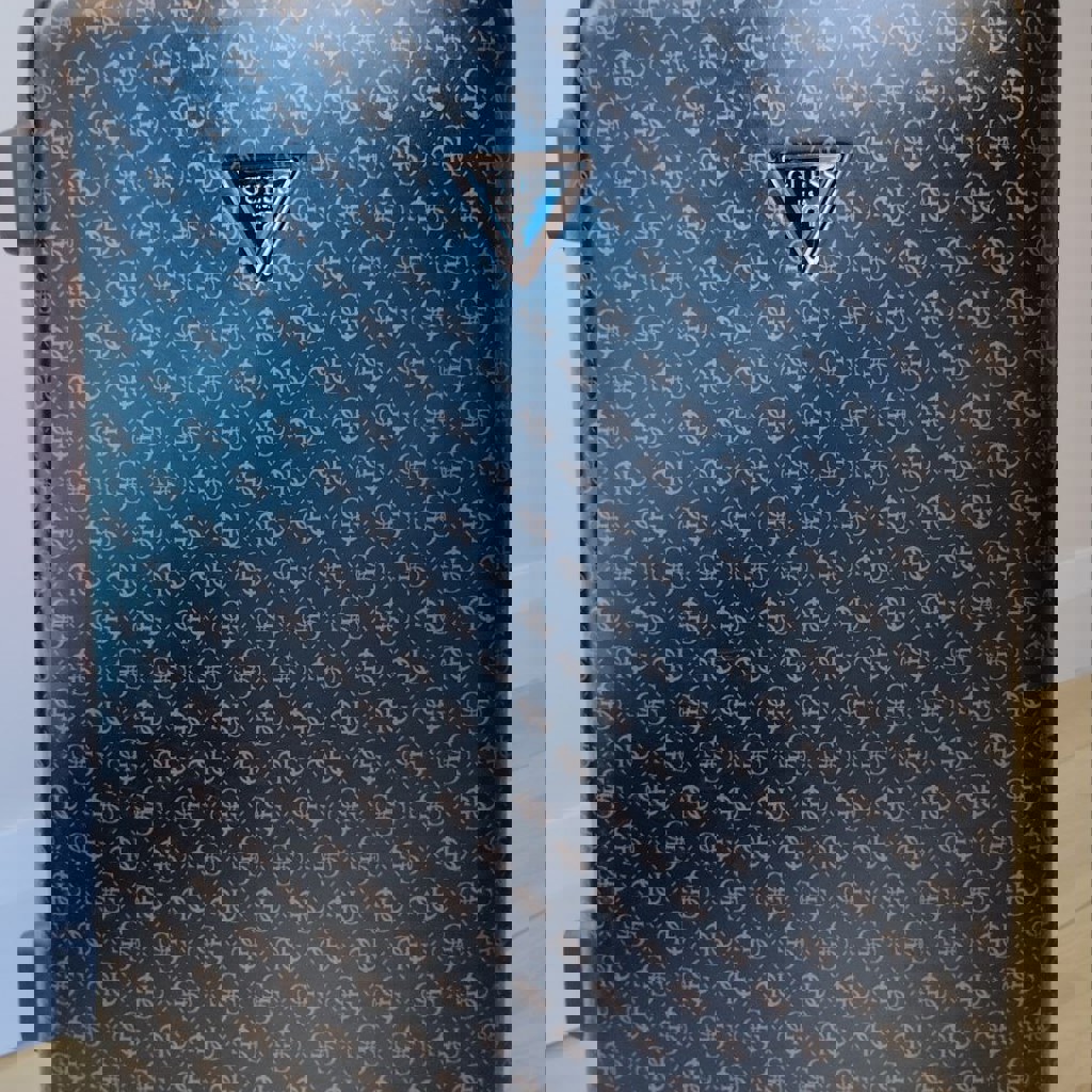 Чемодан Guess