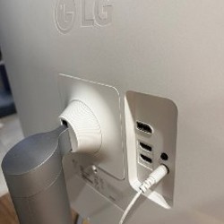 Монитор LG 4K 32 дюйма - фото 2