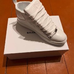 Balenciaga arena - фото 3