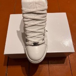 Balenciaga arena - фото 5