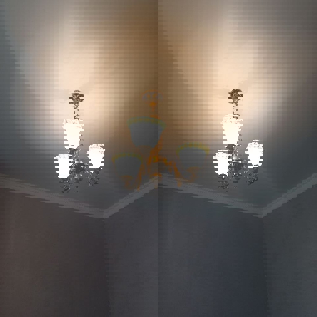 Классическая люстра