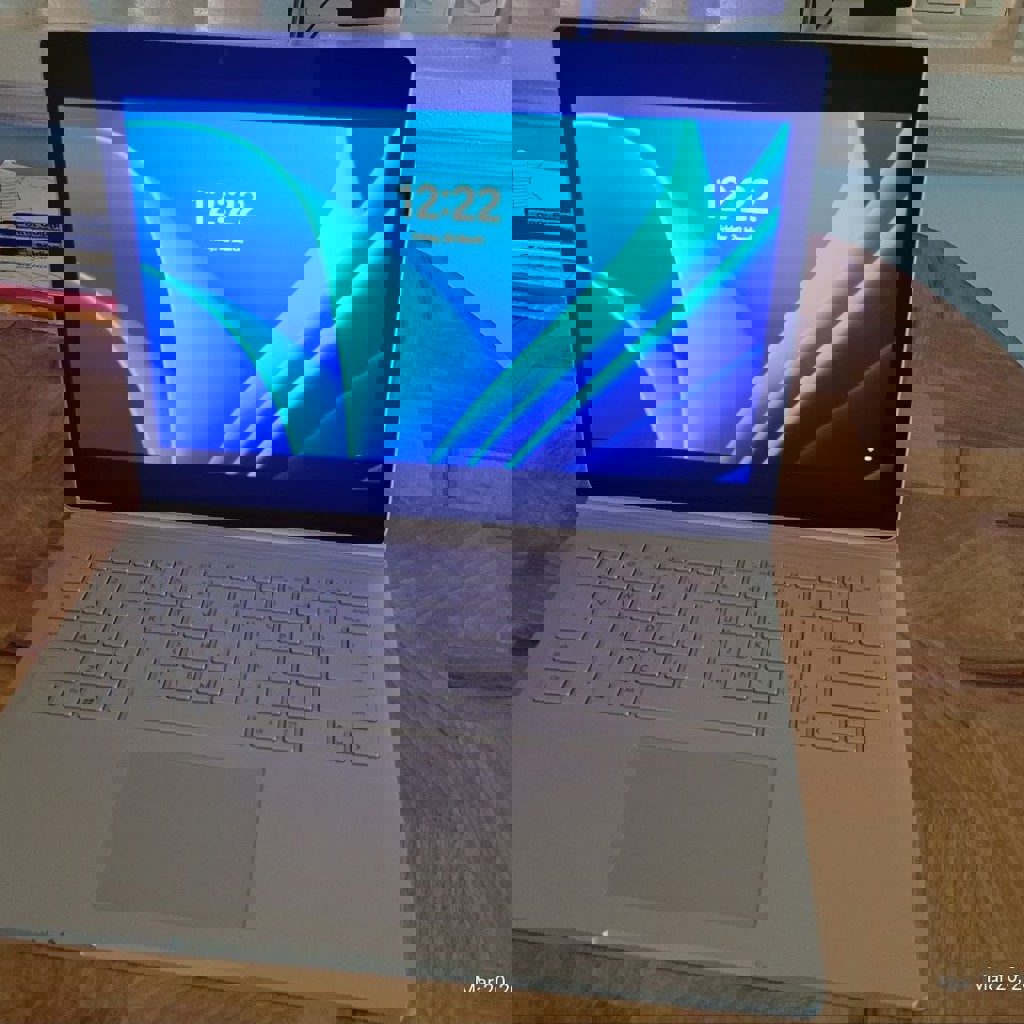 Microsoft Surface Book 2