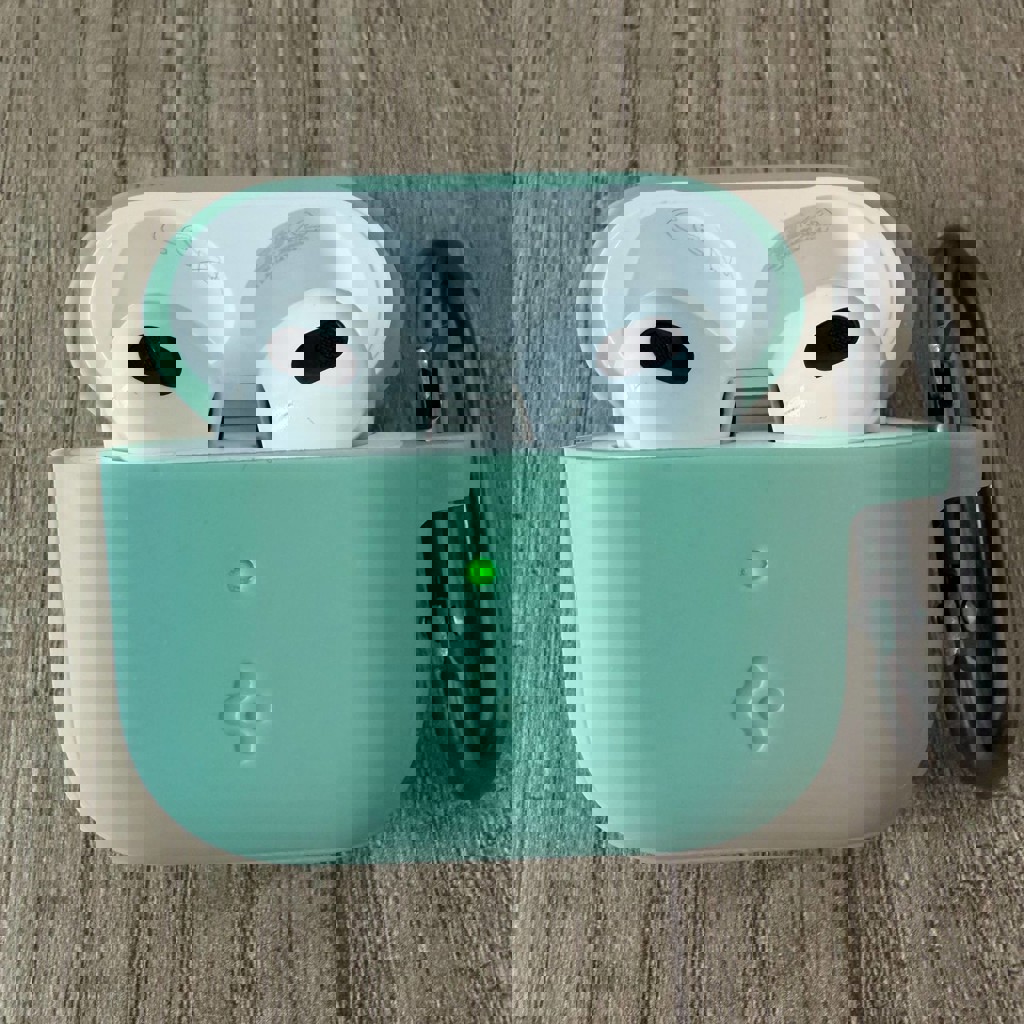 AirPods 3 With MagSafe Charging Case