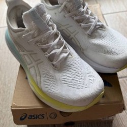 Беговые кроссовки Asics Nimbus 25 - фото 2