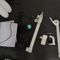 Белые кронштейны для микрофона/пантографы - фото 1