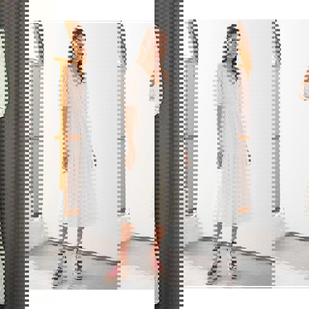 Белое элегантное миди-платье