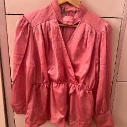 Чёрная короткая куртка - фото 5