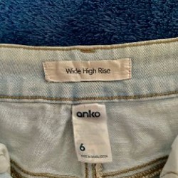 Джинсы женские светло-голубого цвета - фото 2