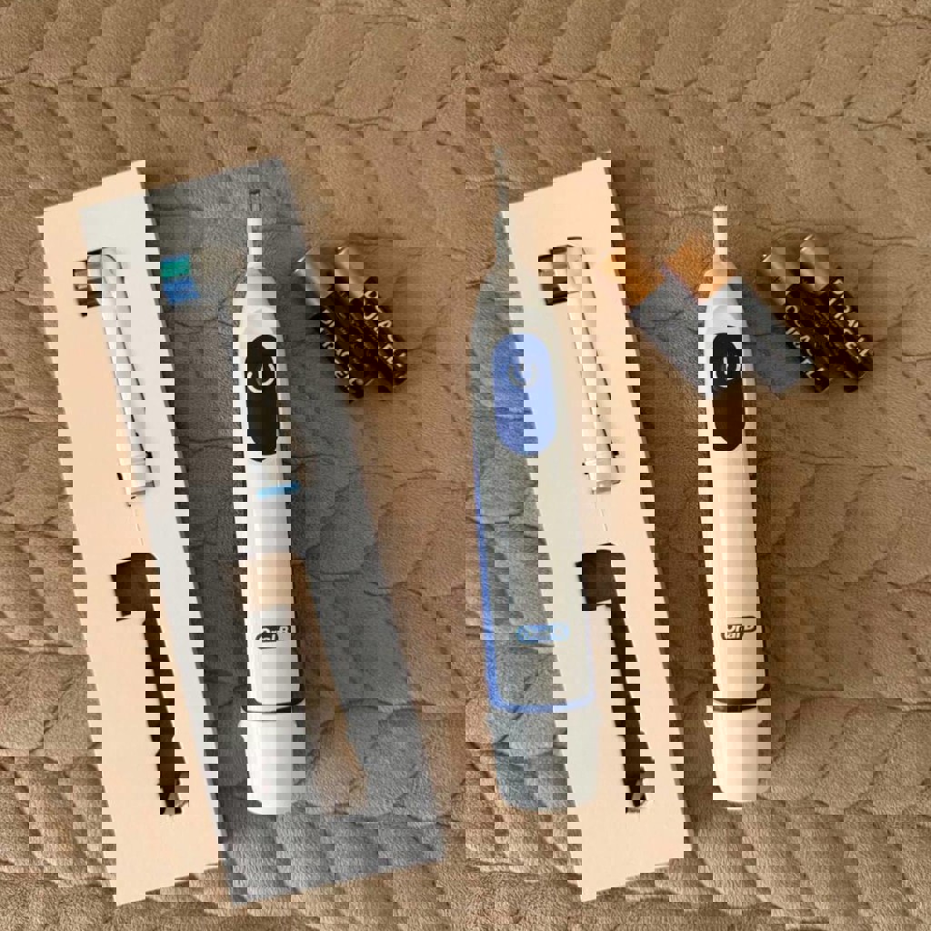 Электрическая щётка ORAL-B