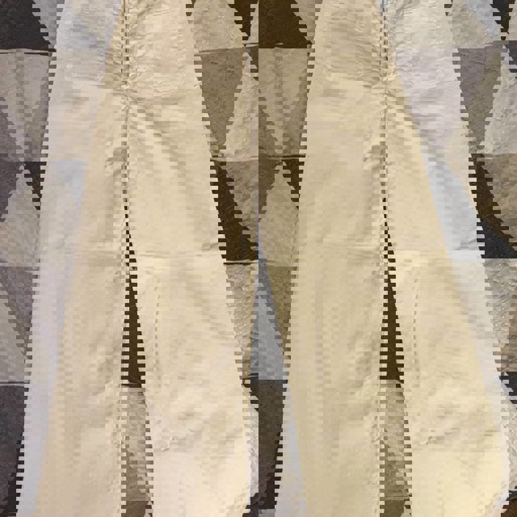 Белые джинсы