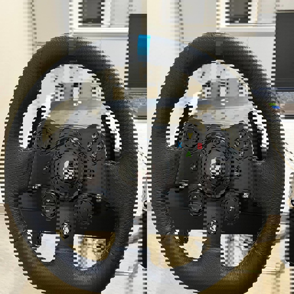 Игровой руль Logitech G923