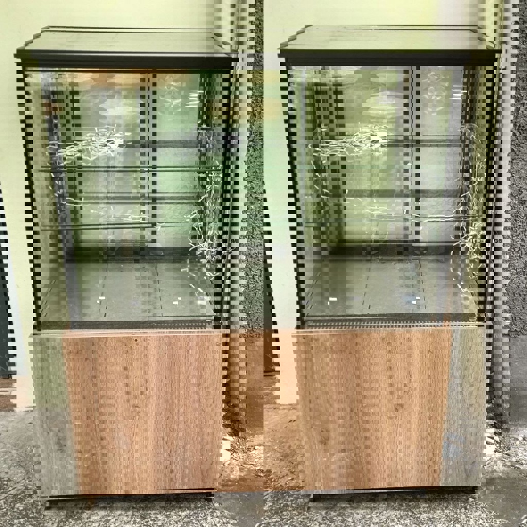 Холодильная витрина