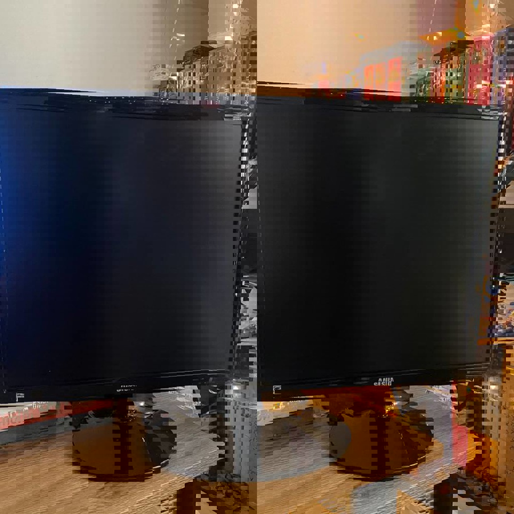 Монитор Samsung 24” Full HD