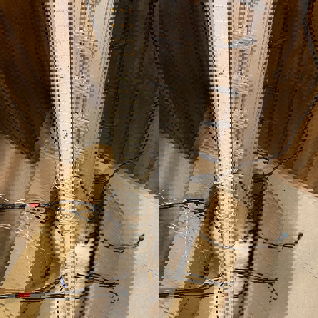 Свет (9 диодных панелей)