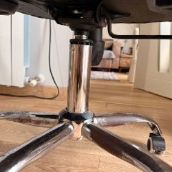 Кожаная куртка женская - фото 1