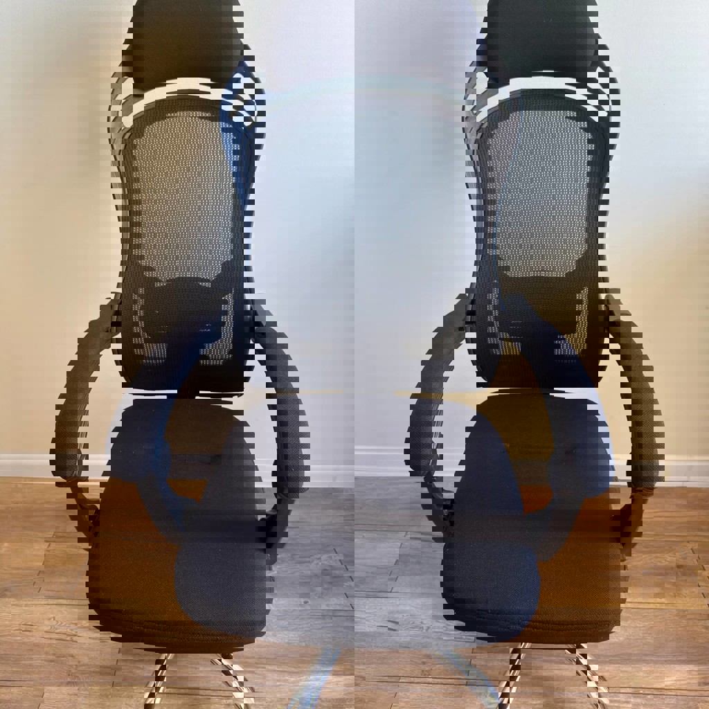 Офисное кресло