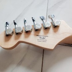 Электрогитара Fender Squire Sonic Stratocaster - фото 6