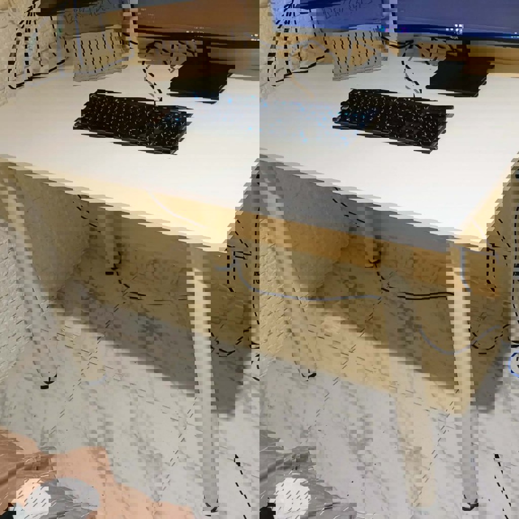 Офисный стол