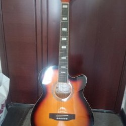 Гитара с чехлом - фото 1