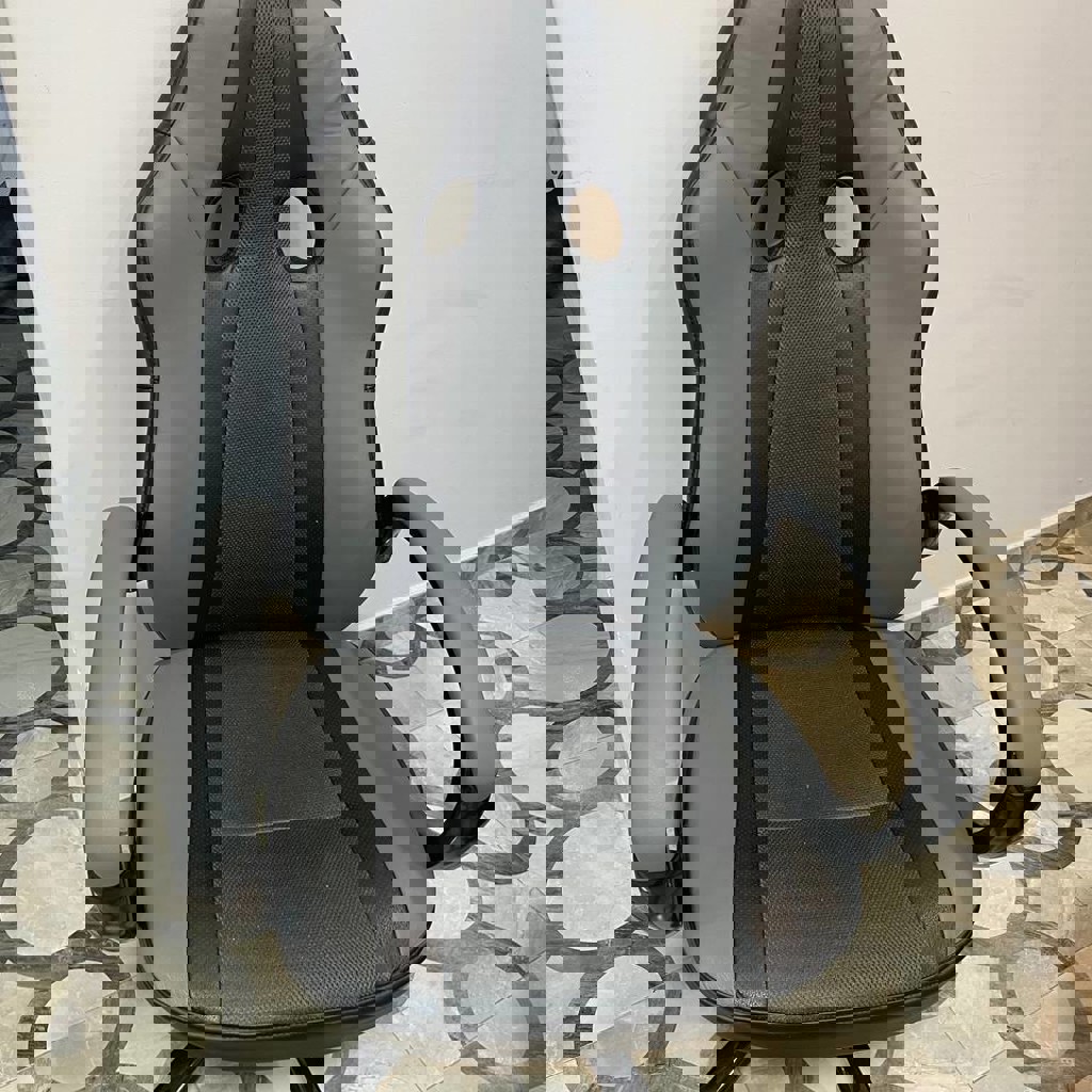 Офисный стол и стул