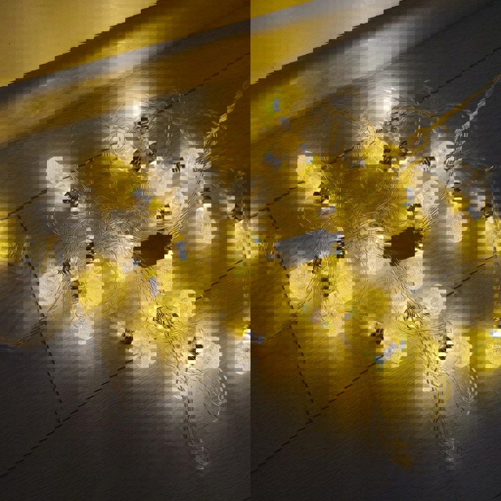 Гирлянда с лампочками