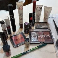 Косметички с косметикой - фото 8