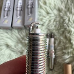 Свечи зажигания NGK ILKAR7B114912 LASER IRIDIUM - фото 2