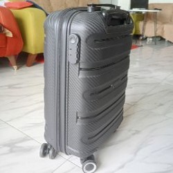 Чемодан на колесиках - фото 2