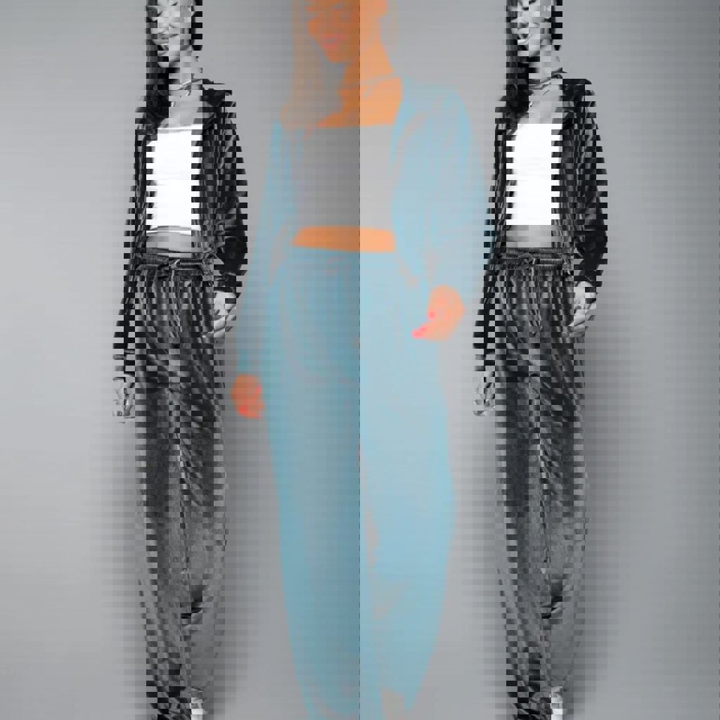 Женский велюровый брючный костюм