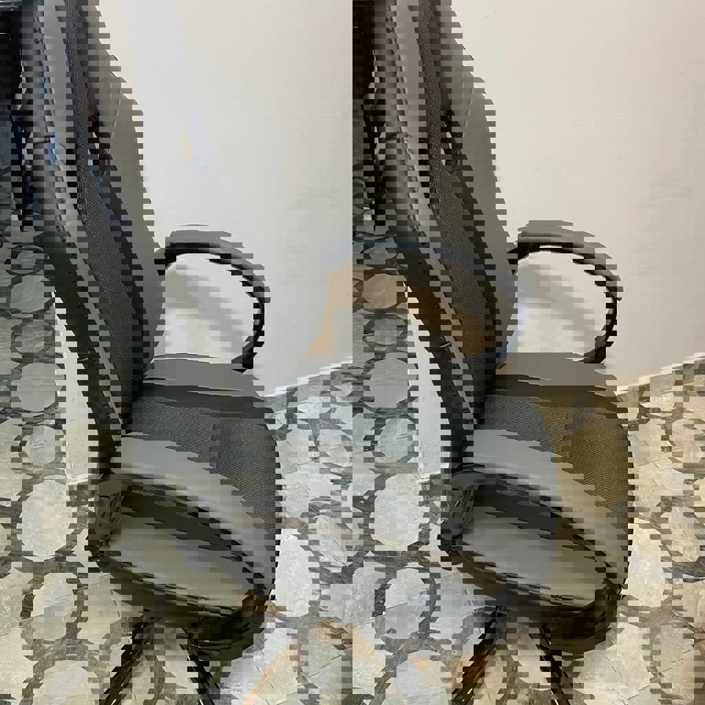 Компьютерный стол и стул