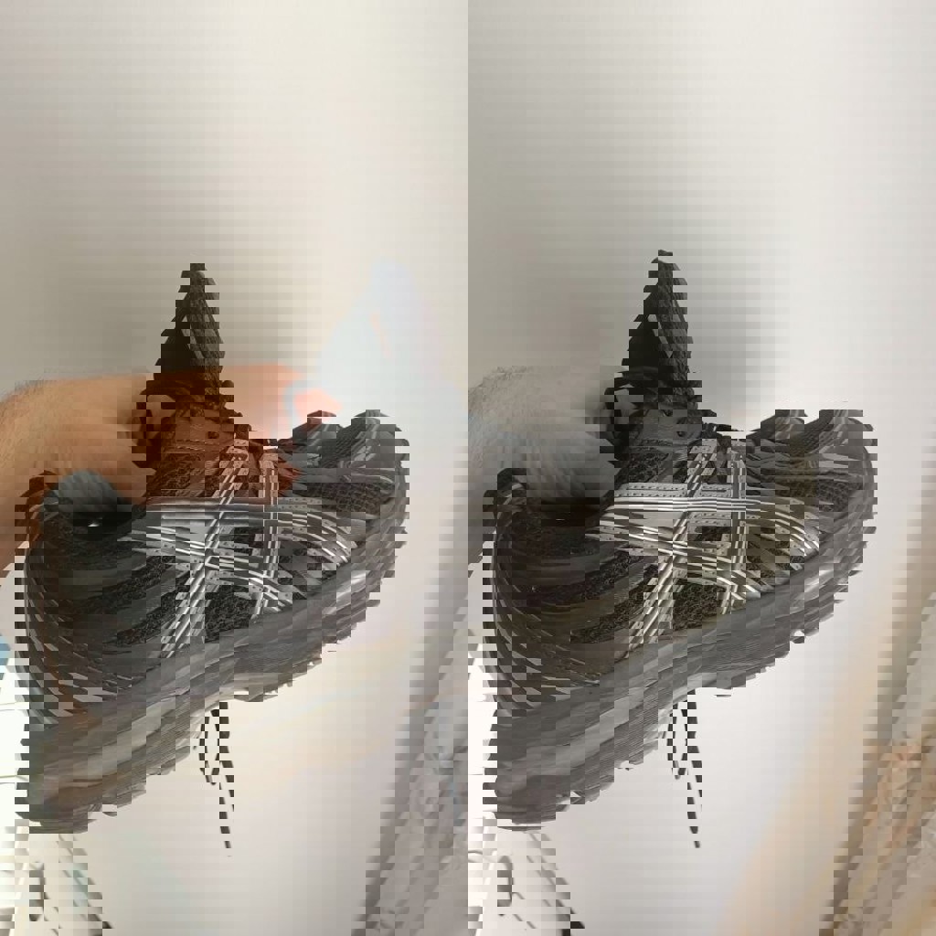 Кроссовки ASICS