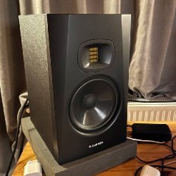 ADAM AUDIO T7V - фото 2