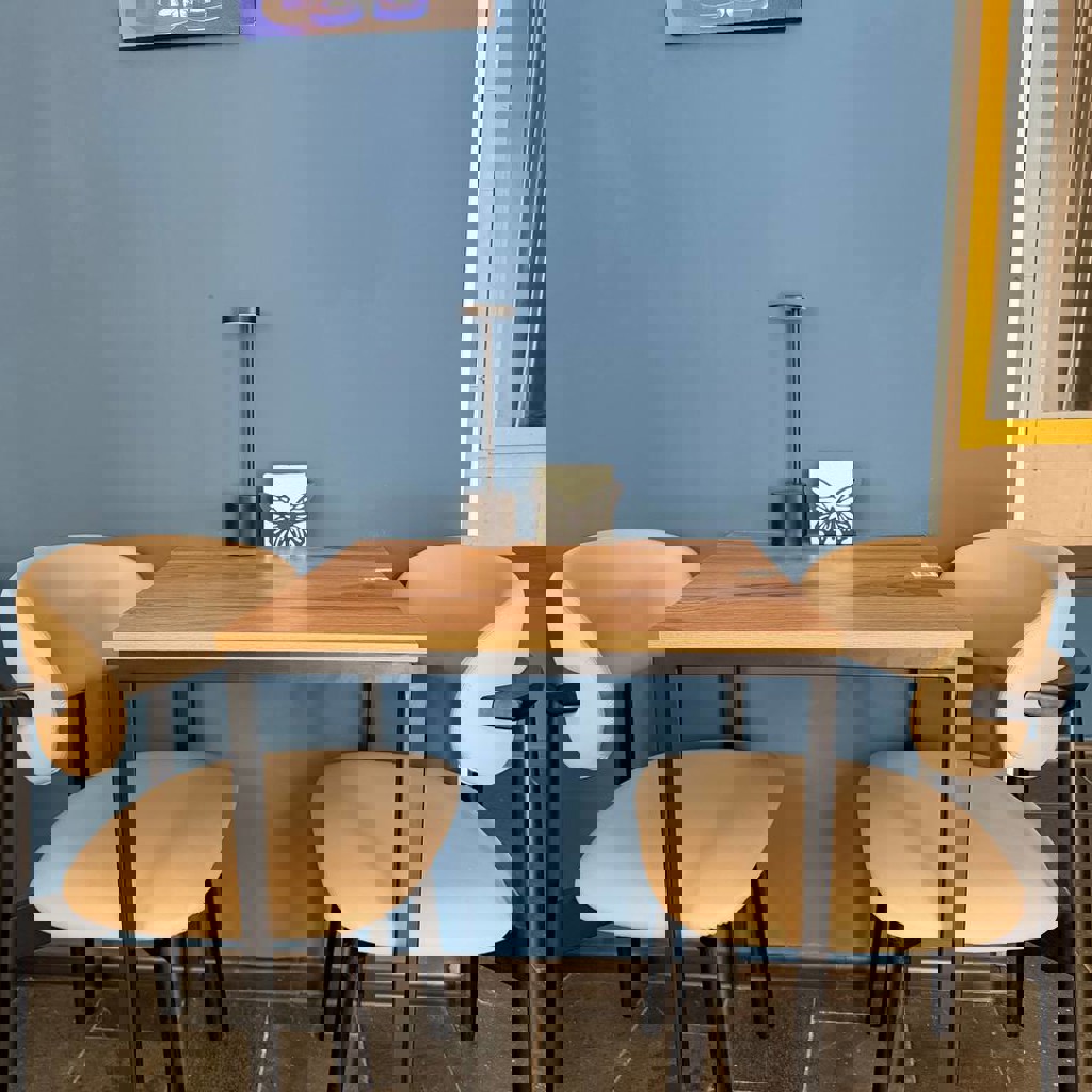 Маленький стол