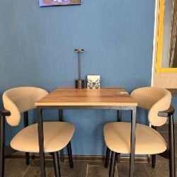 Маленький стол - фото 1