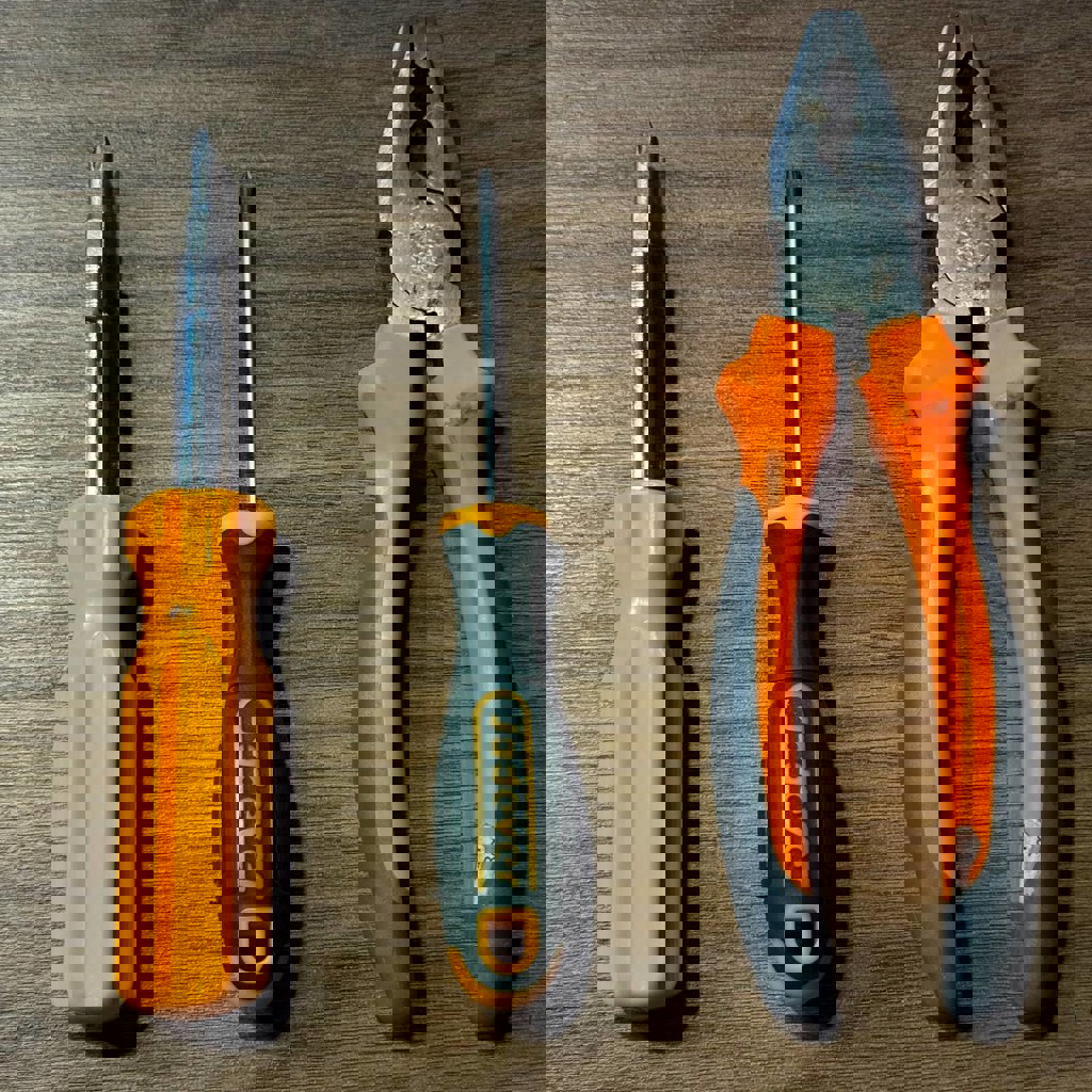 Отвертки и плоскогубцы