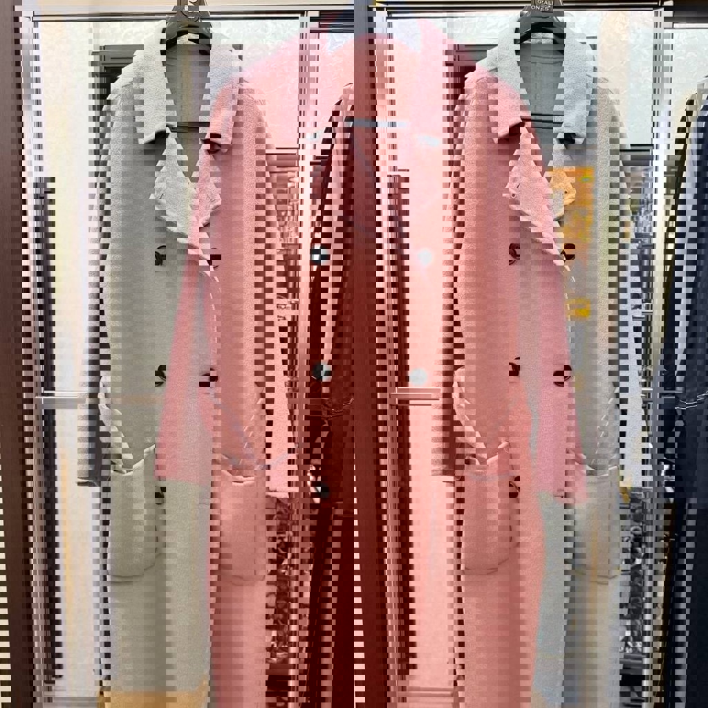 Пальто розовое