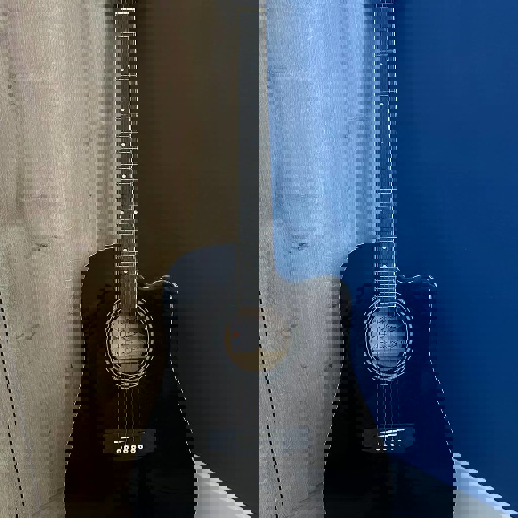 Акустическая гитара