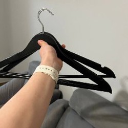 Белые деревянные вешалки - фото 2