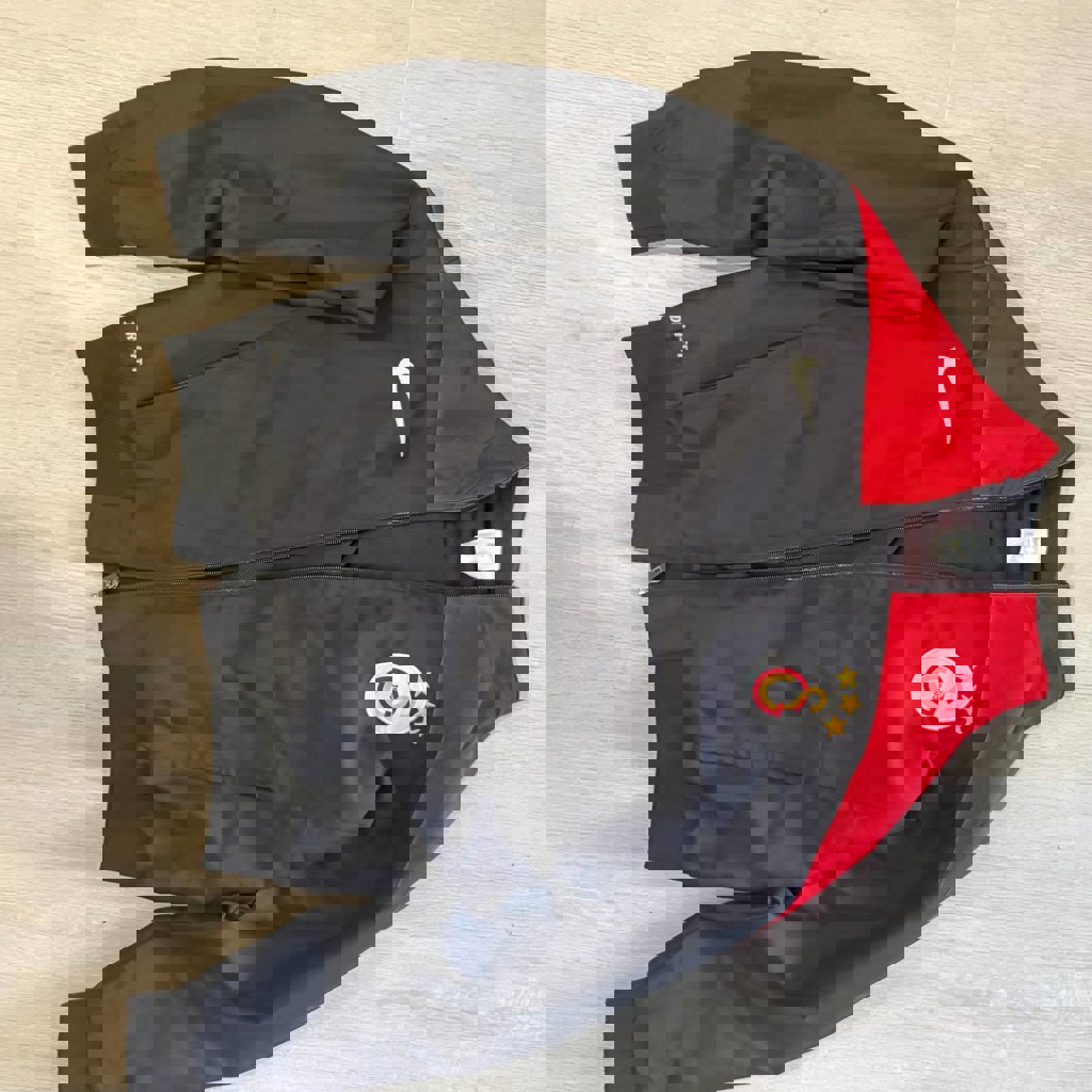 Футбольная ветровка