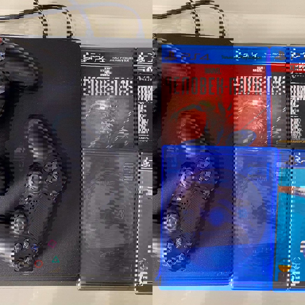 Sony PlayStation 4 (PS4)