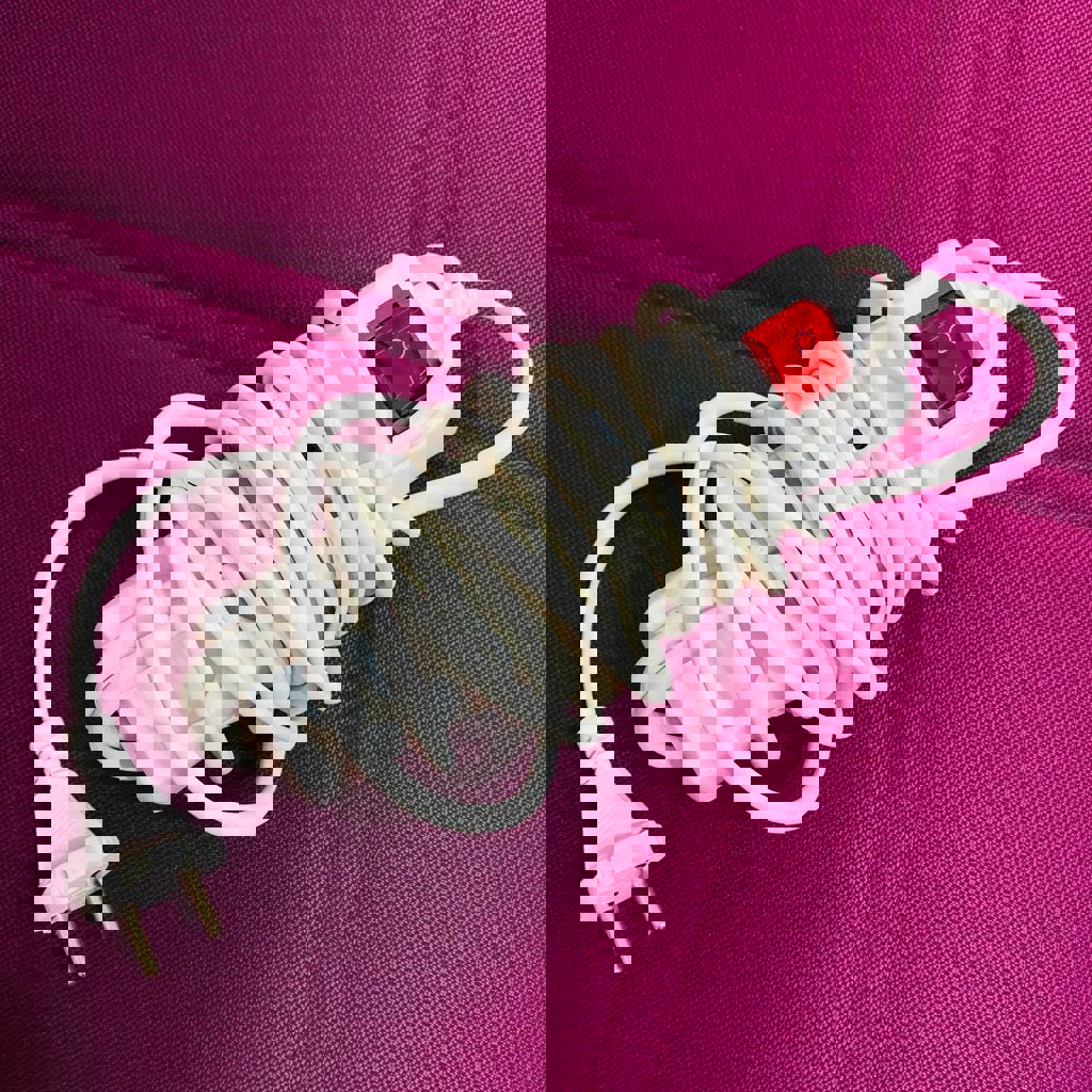 Удлинитель на три розетки с выключателем